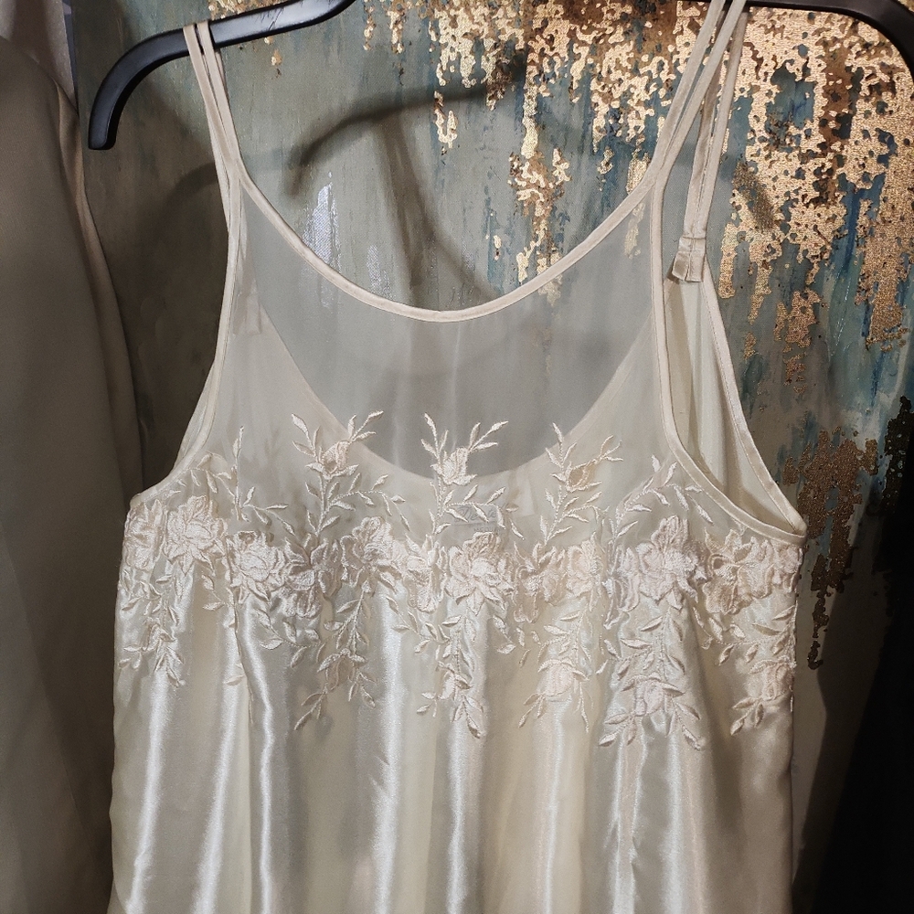 Vintage Dentelle Long Off White Embroidered Floral Slip Nightgown - Picture 9 of 13